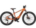 Das Kidsbike Macina Minime gibt es in 24 oder 26 Zoll. Das Gewicht von um 17 Kilo ist immer noch schwer für Kids, die Handhabung sollte aber deutlich besser sein, als mit einem ausgewachsenen E-Bike mit dickerem Motor. Kostenpunkt: 3099 oder 3199 Euro.