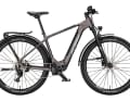 Das LFC beim Macina Race LFC steht für Light-Fender-Carrier und soll das Hardtail alltagstauglich machen. Mit 22 Kilo ist es dank SX-Motor leichter als ein herkömmliches Trekking-Bike, mit 3499 Euro aber trotzdem noch recht bezahlbar.