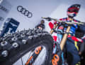 Spezielle Spikes an den Reifen der MTBs machen die Fahrt eigentlich überhaupt erst möglich.