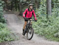 Für die Sicherheit sorgt zum einen die SR Suntour Federgabel mit 120 mm Federweg.