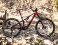 Die Kontrahenten: BH Bikes iLynx+ SL 9.5 Enduro: 21,2 kg, 160/160 mm, 29 Zoll, 8500 Euro
