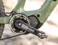 Shimano EP801: Per Software bekam der Shimano neue Features, wie etwa einen Nachlauf für technische Uphills. Das Leistungsgewicht ist mit 545 Watt Spitze bei 2,65 kg immer noch top. Größte Schwäche: das Klappern bergab.