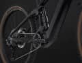 Nicht nur Hauptrahmen, auch Hinterbau und Dämpferanlenkung des Lightrider E3 Pro sind aus Carbon.
