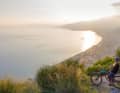 Die Ligurische Küste ist auch in den Wintermonaten schneefrei. Und nicht nur die: Hinter der Grenze nach Frankreich wartet die Provence mit ihren Superspots.