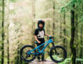 Los geht's mit dem 20-Zoll-MTB Transition Bandit für Kids ab 106 cm Größe.