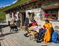 Nach einer schönen Rast in der Alpe Chaschauna, geht's die neuen Flow-Kehren einfach noch mal bergauf!