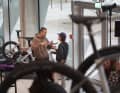„100 Kilometer nach Garmisch“: Kai Pflaume verrät seine Lieblingstouren dem BIKE-Reporter, hier im neu eröffneten Canyon-Store in München.