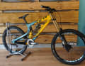 Das Worldcup-Bike von 2010, natürlich noch mit 26-Zoll-Laufrädern. Wessen Arbeitsgerät war das, bitte mal raten...