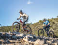 Verfolgungsjagd: BH Bikes iLynx Trail Carbon Pro 8.9 (links) gegen Haibike Lyke SE