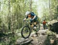 Ein günstiges MTB-Hardtail ist die perfekte Einstiegsdroge. Auch Bikes um 1000 Euro schulen die Fahrtechnik und können Lust auf mehr machen.