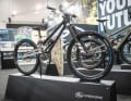 Am Stand von Gates gab es die neueste Ausbaustufe des Gamux Sego Downhill-Bikes zu bestaunen.