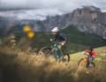 Die sportliche Sitzposition und das gelungene Fahrwerk kommen einem im Uphill entgegen. Einziges Manko: Das sehr hohe Gewicht.