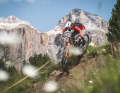 Unter dem Diktat von Pivot-Pilot Matthew Walker sicherte sich das Pivot Firebird beim Enduro Weltcup in Canazei den Sieg.