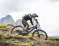 Testfahrer Thomas Weschta auf dem Stumpjumper EVO. Im Hintergrund die Dolomiten.