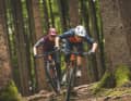 Nachdem den Gabeln im BIKE-Testlabor  auf den Zahn gefühlt wurde, mussten sie sich einem umfangreichen Praxistest stellen. Verbaut  in identischen Bikes lieferten sich  die Konkurrentinnen  knallharte Duelle.