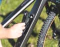 Auch das Staufach im Unterrohr passt gut zum Allround-Anspruch des neuen Focus Raven.