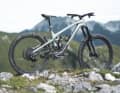 Das neue Trek Slash kommt mit einem 27,5-Zoll-Hinterrad und einem 29er-Laufrad an der Front.