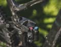 Der Fox Float X Performance Elite hat 150 mm Federweg, aber der Maestro-Hinterbau mit Trunnion Mount holt 157 mm raus!