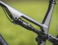 Der Rockshox Sid Luxe Dämpfer kontrolliert den knappen Federweg des Conway RLC FS 7.9 gekonnt.