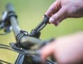 Top: Im Steuerrohr steckt ein Multitool mit den wichtigsten Werkzeugen.