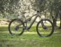 Mit dem AMS One44 betritt Branchenriese Cube die Light-E-MTB Bühne mit einem Knall.