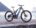 Das MC5 ist Husqvarnas Allrounder für mittelschweres Gelände. Seit 2022 gibt's das Bike erstmals in Carbon und neuerdings auch noch mit dem neuen Shimano-Motor EP801.