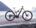 Das Cube Stereo Hybrid One55 SLT ist mit 22,6 Kilo eines der leichtesten Bosch-E-MTBs mit leicht entnehmbarem 750er-Akku.