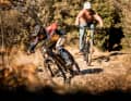 Sportlich abducken und das Bike in die Falllinie steuern - so fühlt sich das Haibike Nduro 8 Freeride wohl.