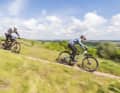 Die hohe Front verlangt auf flachen Trails eine etwas aktivere Fahrweise.