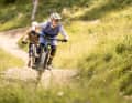 Auf flowigen Trails ist am Steuer des Trance X E+ Elite ein breites Grinsen vorprogrammiert.