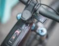 Auch das brandneue Bosch-Display Purion 400 findet am sportlichen E-Enduro Platz.