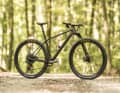 Ein 8,3 Kilo leichtes Hardtail mit Federgabel und Variostütze bekommt man nicht oft zu Gesicht. Wir testeten das persönliche Rad von Bikeahead-Chef Christian Gemperlein