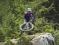 In seiner neusten Evolutionsstufe will das Specialized Status 170 2 ein besonders vielseitiger Freerider sein. Die Kernkompetenz liegt aber beim Einsatz im Bikepark.