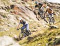 Harmonieren Handling und Fahrwerk, haben die luxuriösen Trailbikes das Zeug zu absoluten Fahrspaß-Raketen.