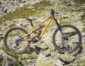 Das Specialized Status 170 2 bietet viel Federweg zu einem günstigen Preis. Der Test zeigt, wie gut die Rechnung aufgeht.