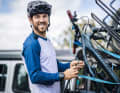 Lorenzo Suding hat sein Trailbau-Handwerk im Supertrail-Topspot Aostatal gelernt. Aber in Ulassai ist er groß geworden.