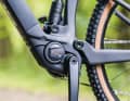 Für einen Light-Motor liefert der Bosch SX viel Leistung, zumindest bei hohen Trittfrequenzen. Das Fahrgefühl ist dynamisch und direkt, leider klappert der Motor bergab.