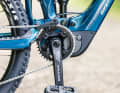 FLOP: Übersetzungen Wer mit weniger Motor-Power und kleinem Akku lange Touren fahren möchte, braucht eine passende Übersetzung. Leider hat die kaum ein Bike parat. Besonders Giant (36er-Kettenblatt) und Conway (max. 50 Zähne hinten, 34 vorne) greifen daneben.