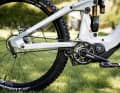 Die meisten MGU-Bikes setzen auf einen Riemen zur Kraftübertragung. Der braucht kaum Pflege und soll deutlich haltbarer sein als eine Kette. Zudem klappert er nicht.