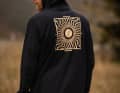 Der neue MTB Tech Hoodie von Monserat ist wind- und wetterfest.