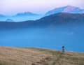 Acht Kilometer spaziert der Trail am Tessiner Monte Bar auf dieser Höhe entlang.