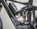 Im Giant Trance E+ Elite ist der 400er-Akku fest im Unterrohr verbaut. Optional kann der Range-Extender mit 200 Wh im Flaschenhalter verstaut werden.