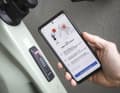 Das Bosch Connect Modul erlaubt ein exaktes Tracking über die Flow-App. Außerdem gibt der Sender auf Wunsch einen Bewegungsalarm und sperrt den Motorschub, wenn das passende Handy nicht in der Nähe ist. Jetzt ist auch der Akku selbst Teil des Schutz-Konzepts von Bosch.
