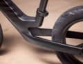Der Werkstoff fürs Giant PRE rCarbon kommt aus nachhaltigen Quellen. Die Rahmenform ermöglicht einen tiefen Schwerpunkt für leichtes Handling.