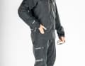 Die Norrøna fjørå Regenjacke wiegt 424 Gramm (L) und kostet 649 Euro.