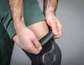 Trotz des Silikonbands ist der Halt des Schoners nicht optimal