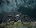Das Orbea Rise SL ist die gewichtsoptimierte Variante mit 140 mm Federweg und zahmer Ausstattung.
