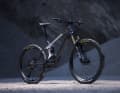 Mit 170 mm Federweg ist das Orbea Wild ein waschechtes E-Enduro. Der Akku sitzt fest verbaut im Unterrohr.