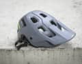 Funktioniert auch im Sommer: Der Abus MoDrop Openface-Helm.
