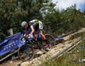 Volle Konzentration im Downhill.